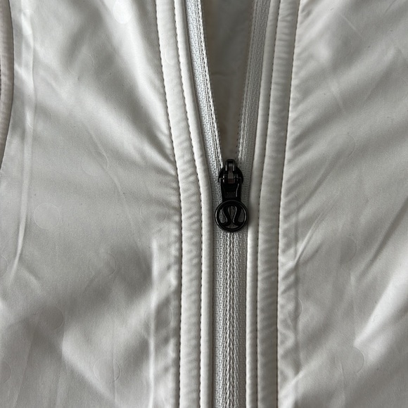 Lululemon lightweight, raincoat hoodie - Picture 3 of 12